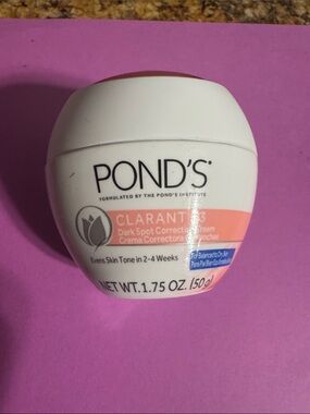 Clarant B3 Dark Spot Corrector Cream - Pink/White